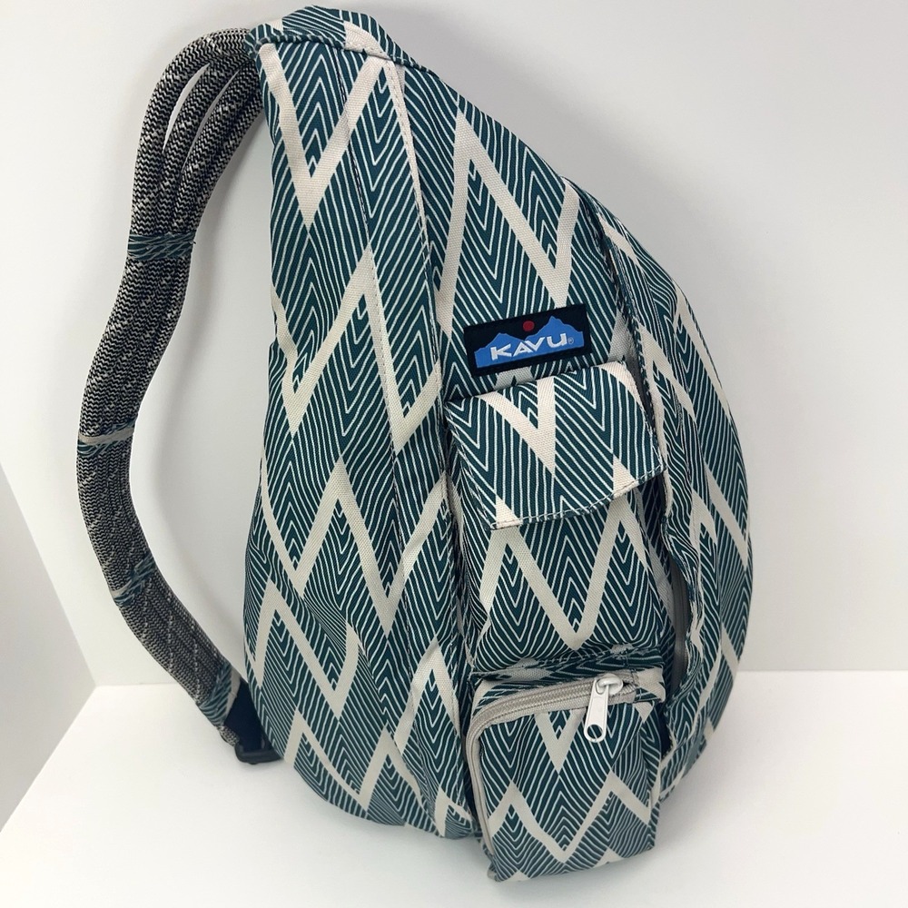 KAVU Rope Sling Backpack Zigzag Messenger Hiking Travel Bag Pockets Teal Creme